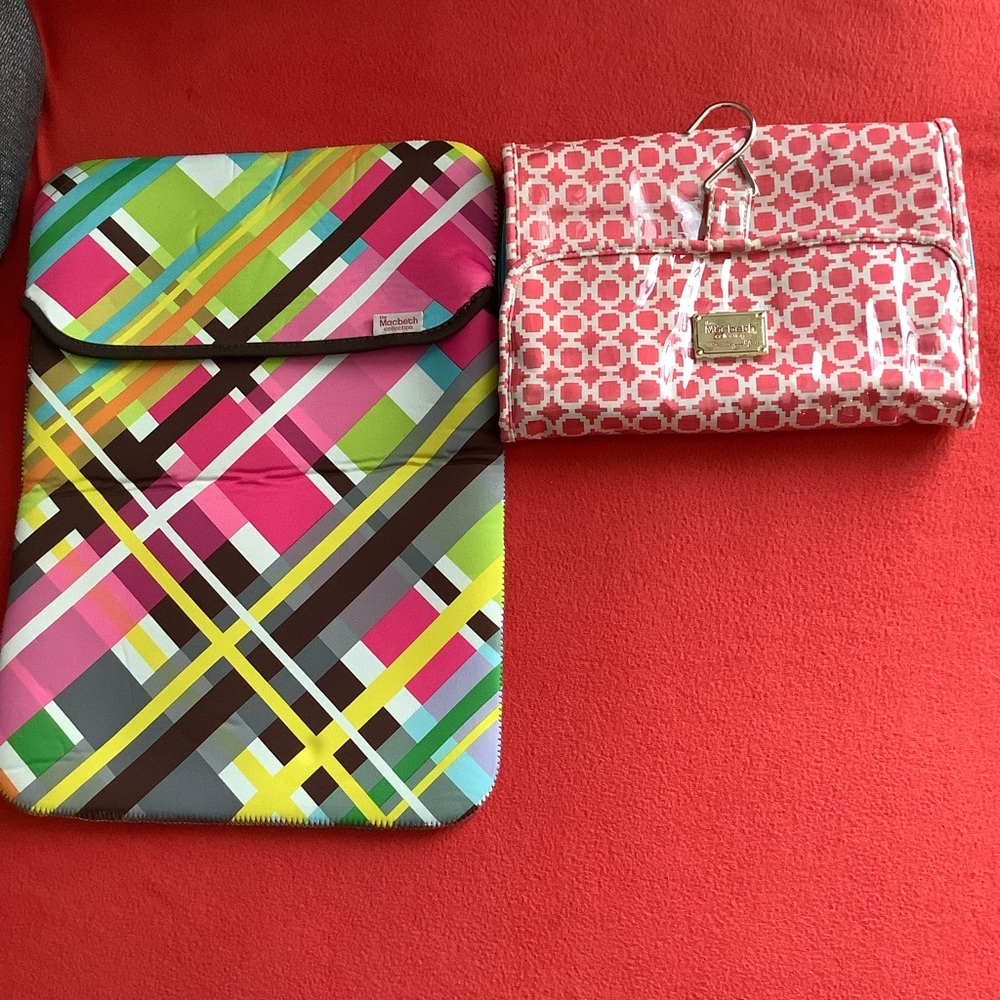 The Macbeth Collection Bundle of 2-Laptop Reversible Case and Hanging Organizer